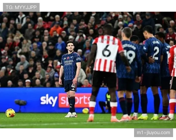 英格兰双后腰配置提升防守覆盖 赖斯加拉格尔搭档增强中场屏障