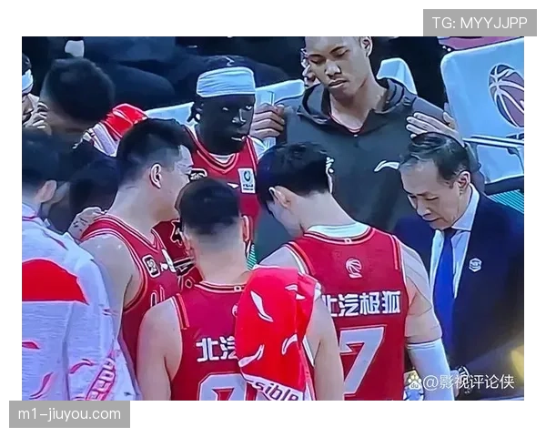 许利民关键局执教能力受疑 决胜时刻战术安排混乱无序 许利民关键局执教能力受疑 决胜时刻战术安排混乱无序