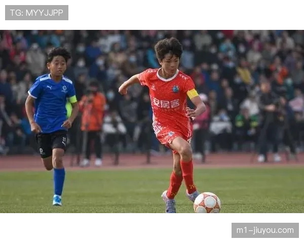 青岛海牛16岁邝兆镭登场 触球7次送出精准直塞球 青岛海牛16岁邝兆镭登场 触球7次送出精准直塞球